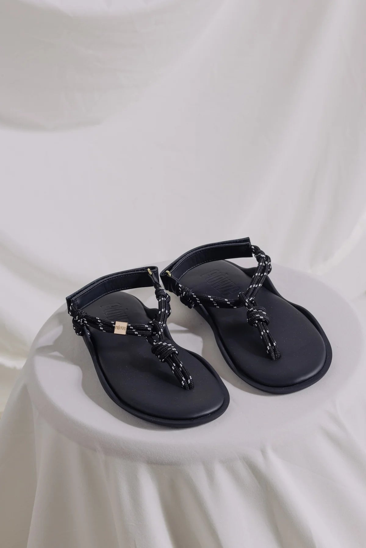 Flòwze Flo in Black