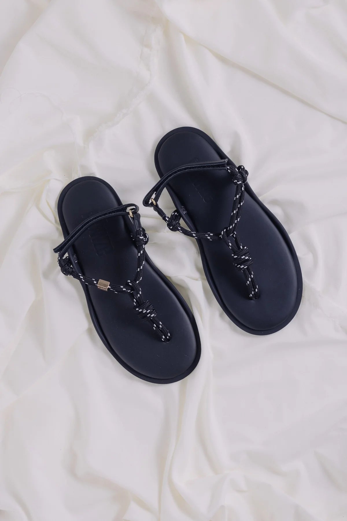 Flòwze Flo in Black