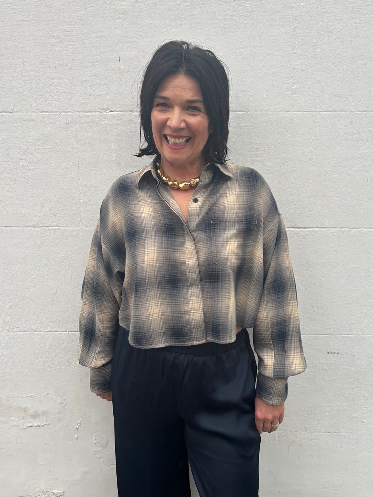 Rag & Bone Marin Cropped Plaid Shirt in Navy – shopatanna
