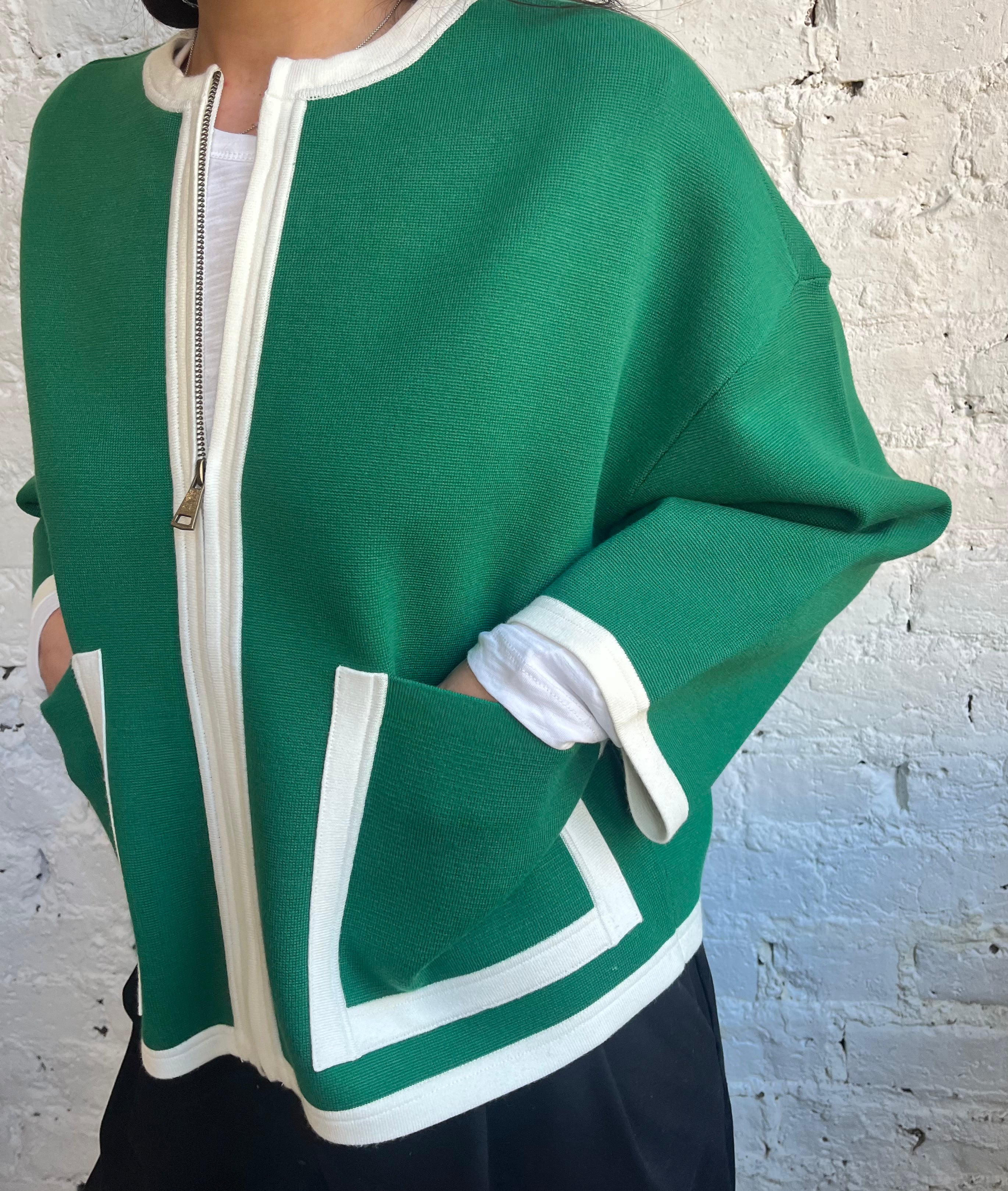 Essenitel Antwerp Jani Cardigan in Extra Green