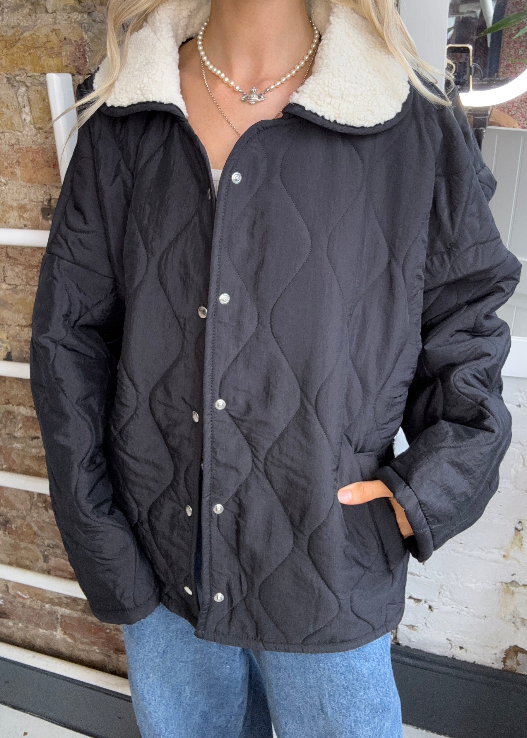 Aokyanos Columbus Sherpa Jacket in Black