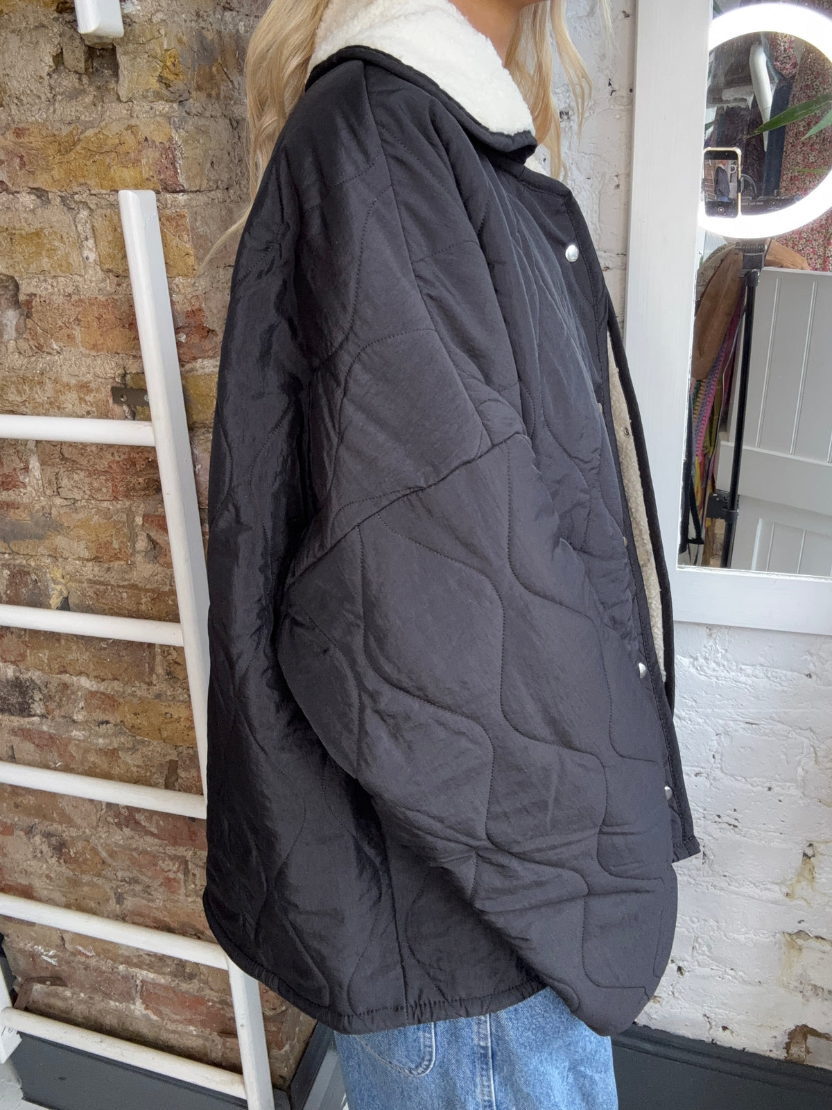 Aokyanos Columbus Sherpa Jacket in Black