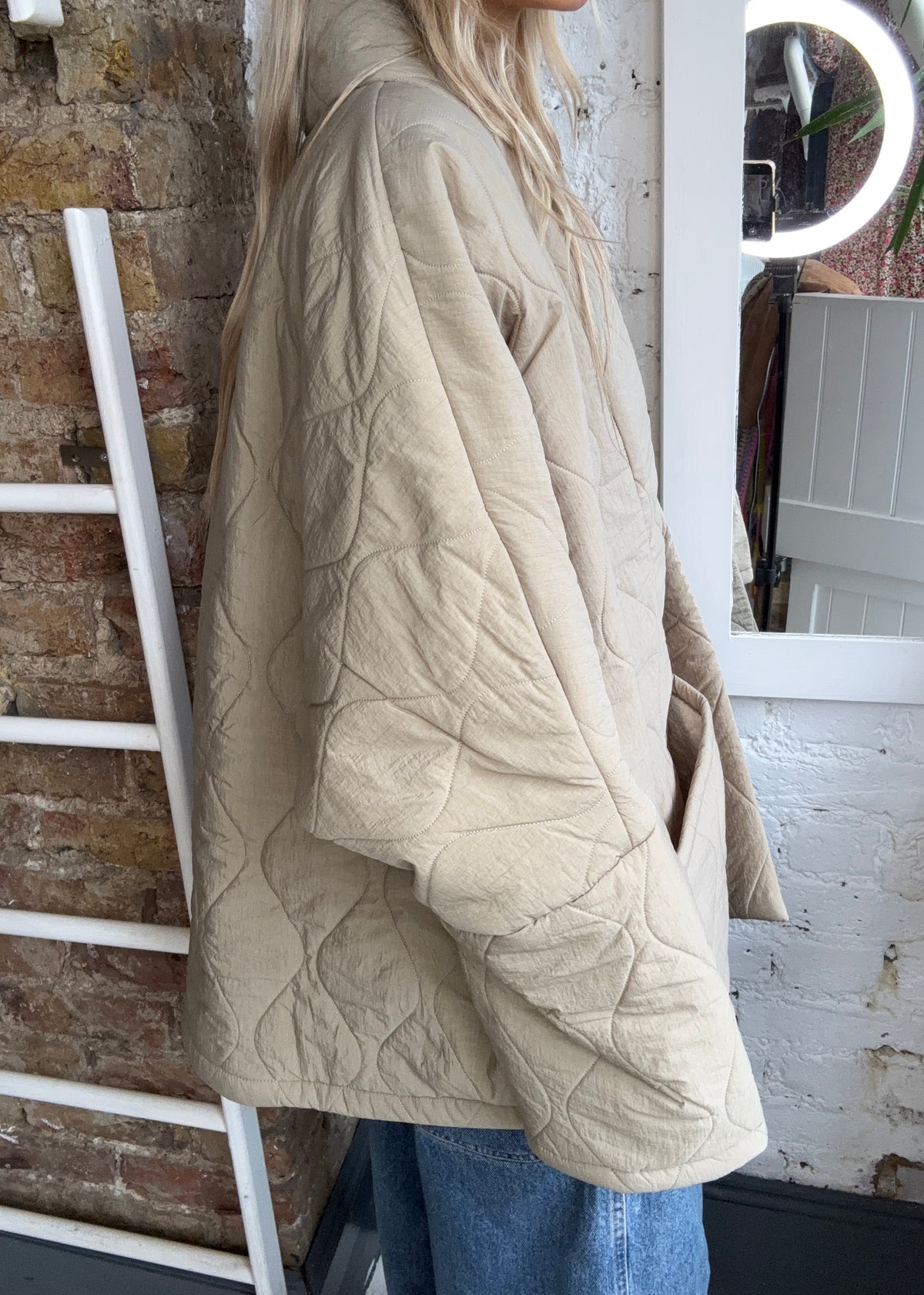Aokyanos Chicago Sherpa Jacket in Beige