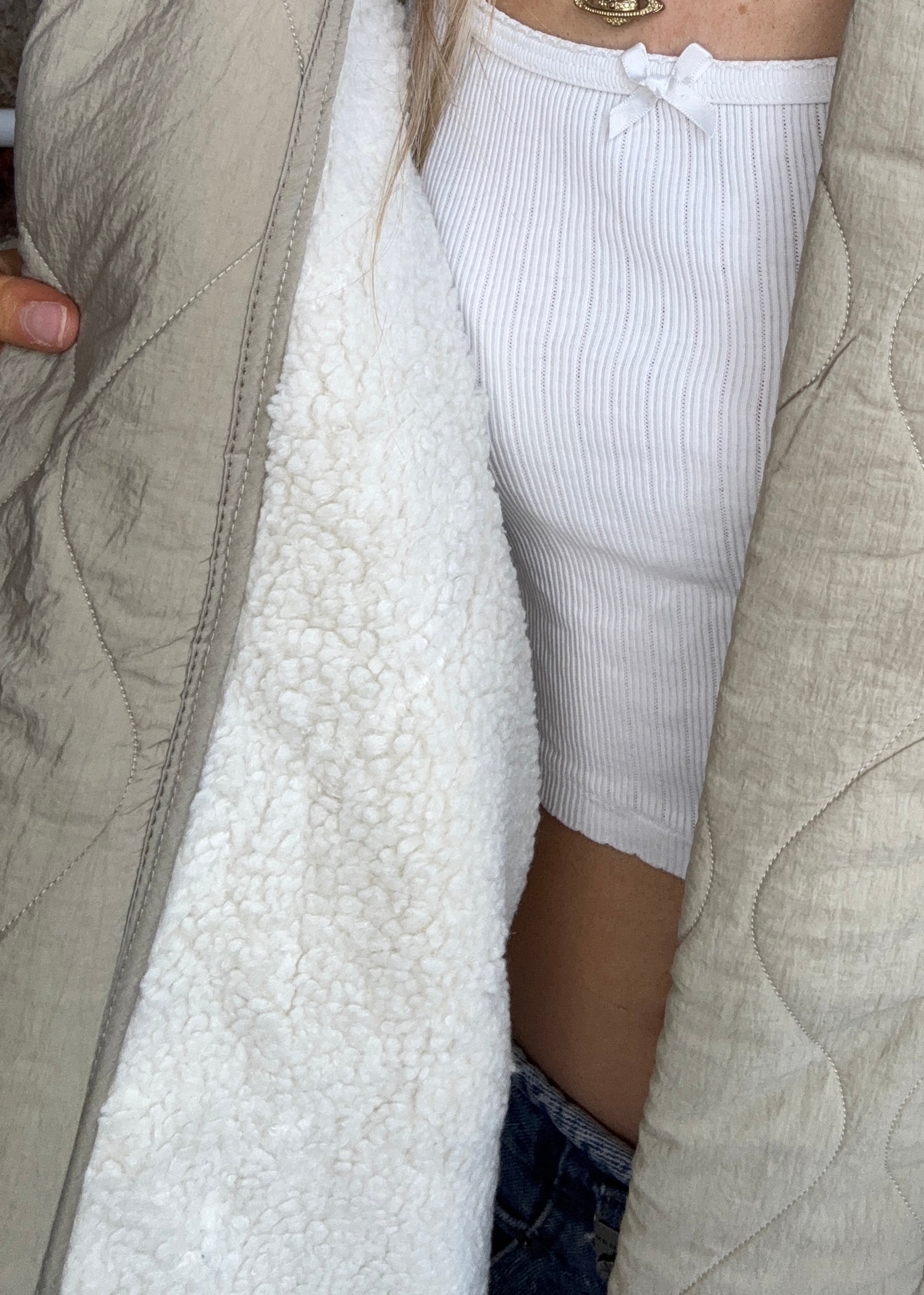 Aokyanos Chicago Sherpa Jacket in Beige