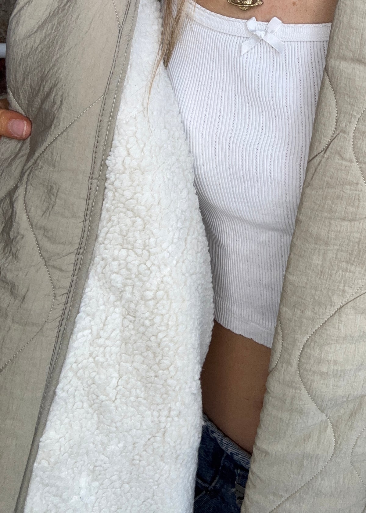 Aokyanos Chicago Sherpa Jacket in Beige
