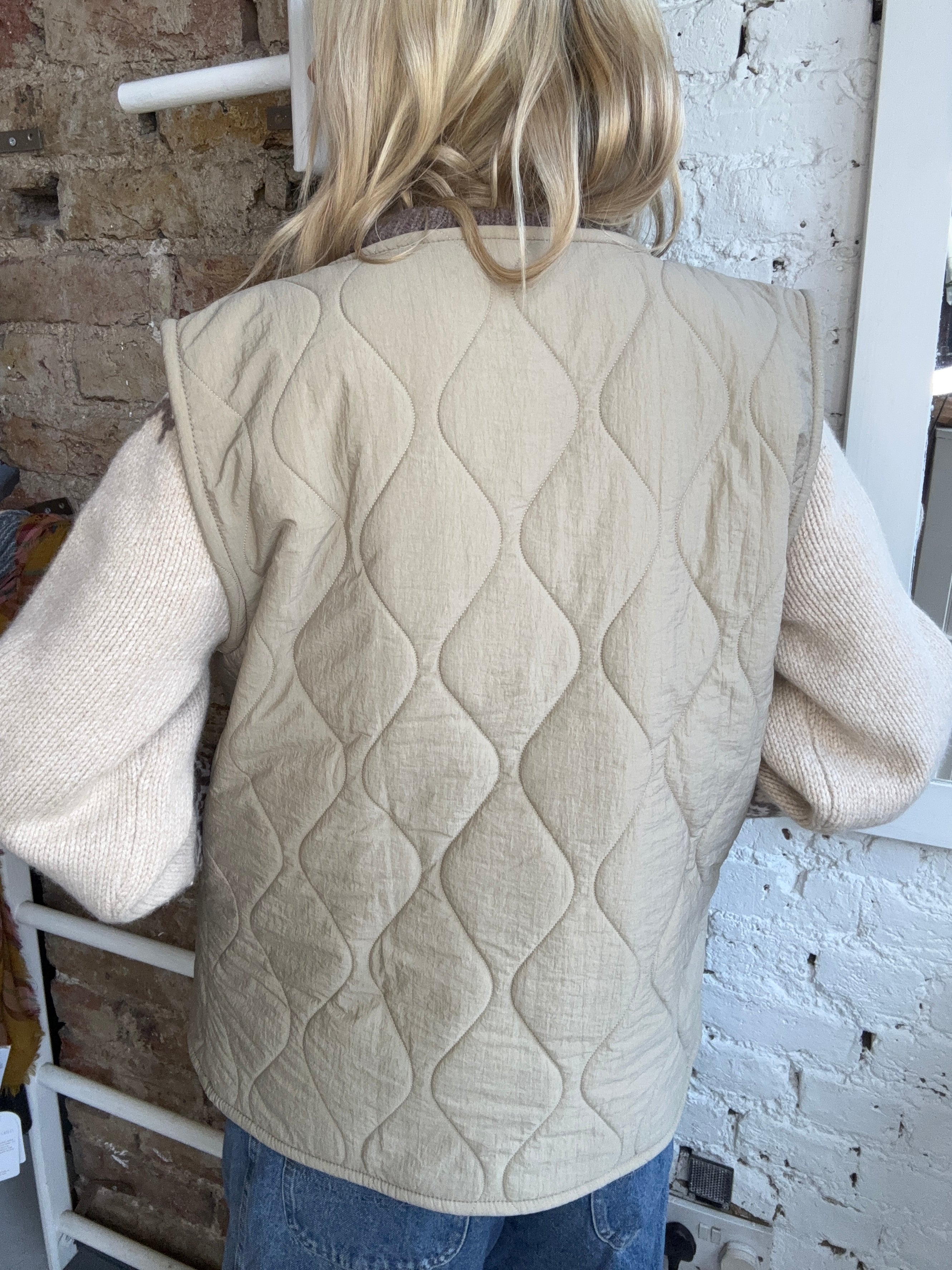 Aokyanos Venice Sherpa Gilet in Beige