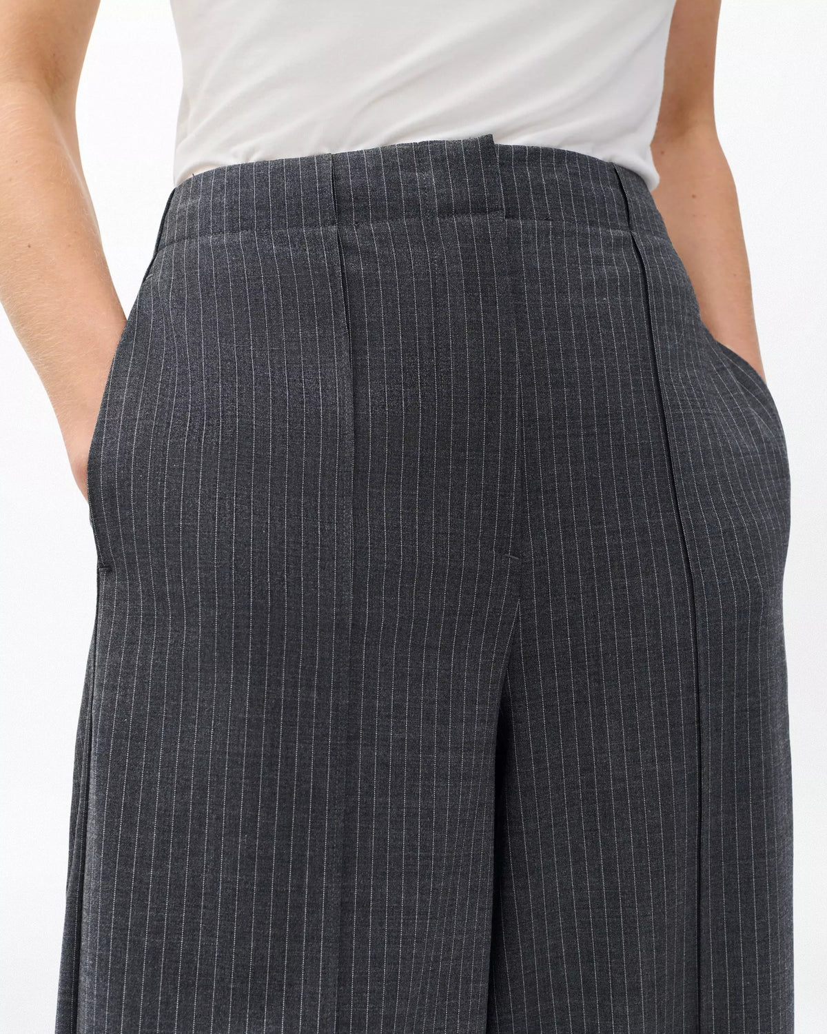 Rag & Bone Irina Stripe High Rise Tailored Pant in Grey Stripe