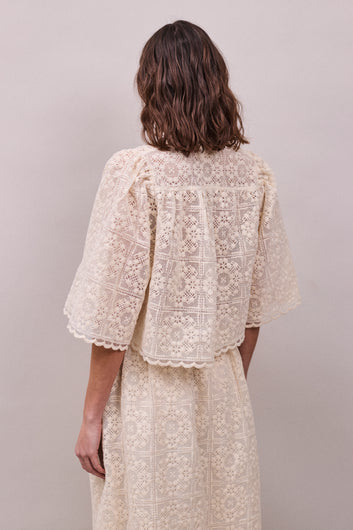 Faune Jean Top in Lace Flower Oyster