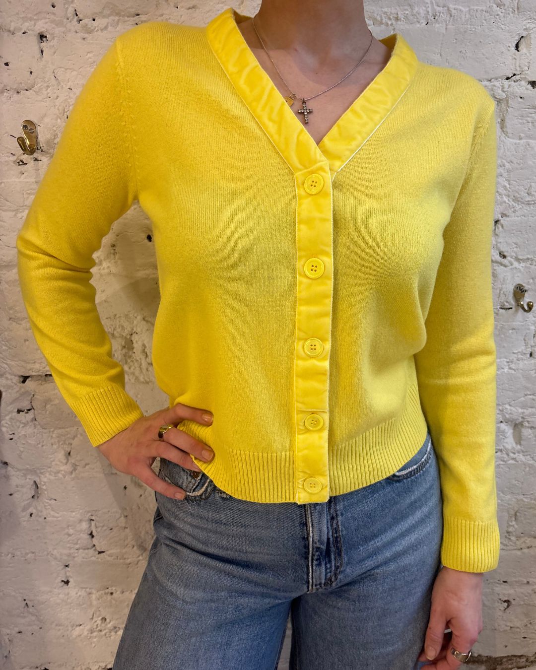 Jumper 1234 Velvet Little Cardigan in Maize