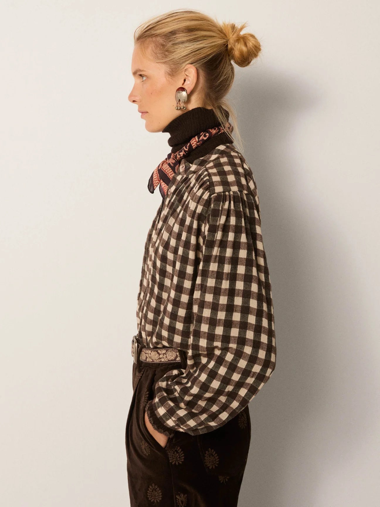 Maison Hotel Rebecca Blouse in Chocolat