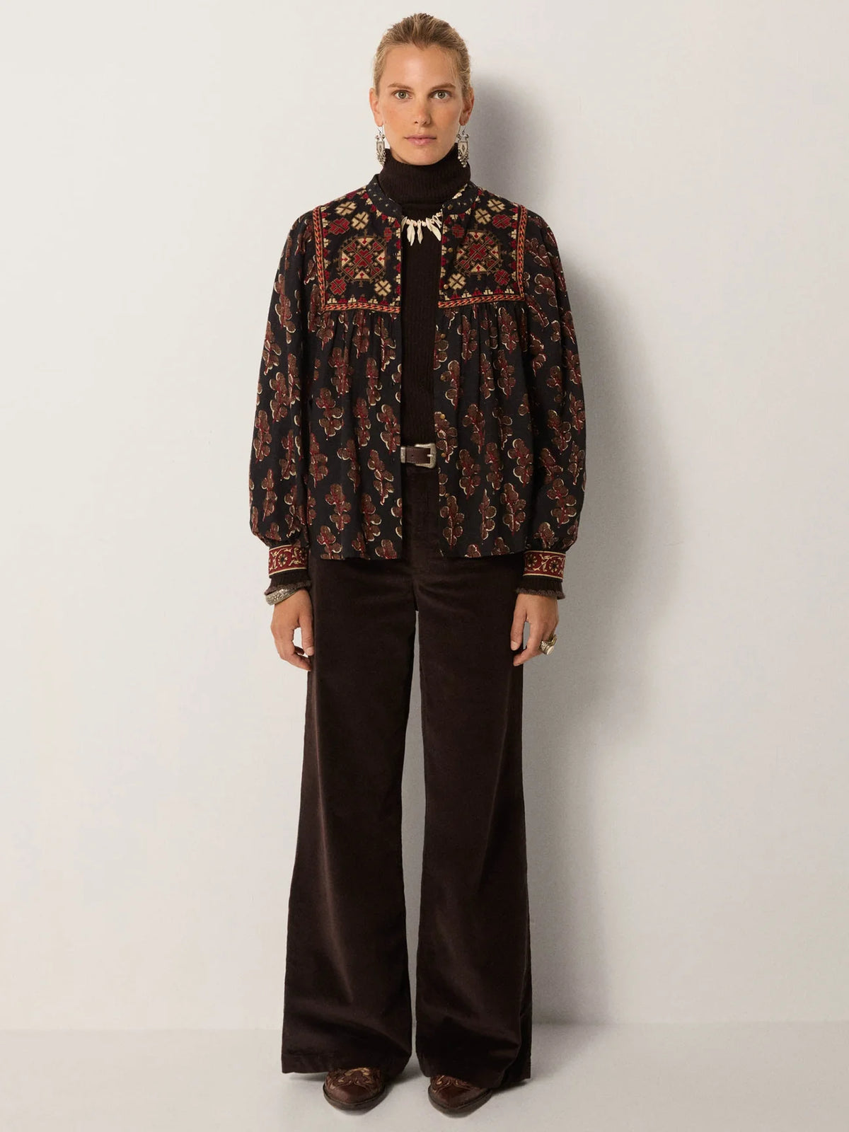 Maison Hotel Scarlet Blouse in Black Coffee