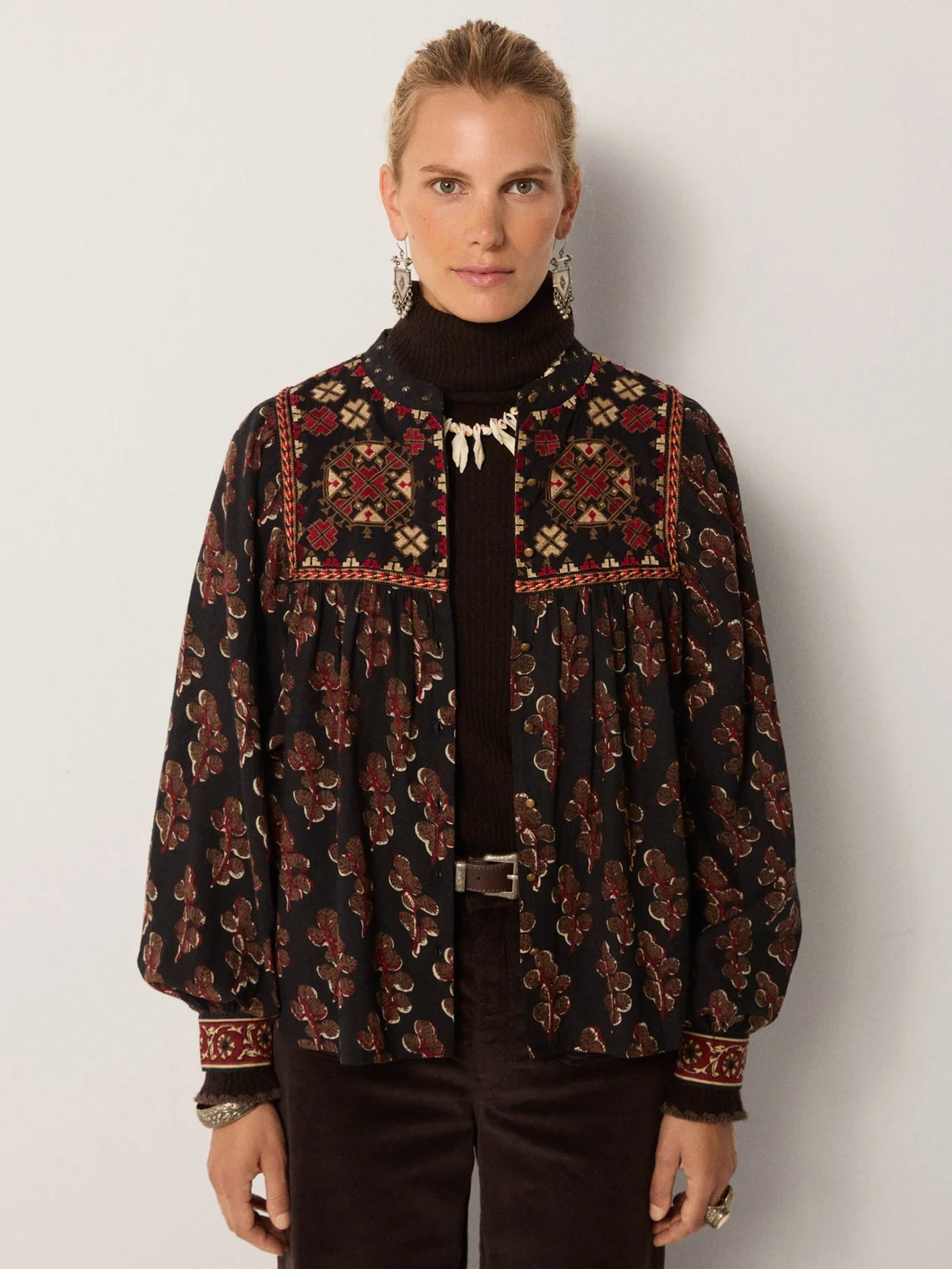 Maison Hotel Scarlet Blouse in Black Coffee