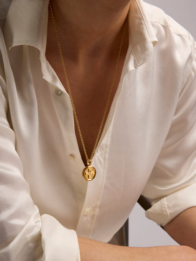 Tilly Sveaas Gold Moi + Toi Disc on Belcher Chain