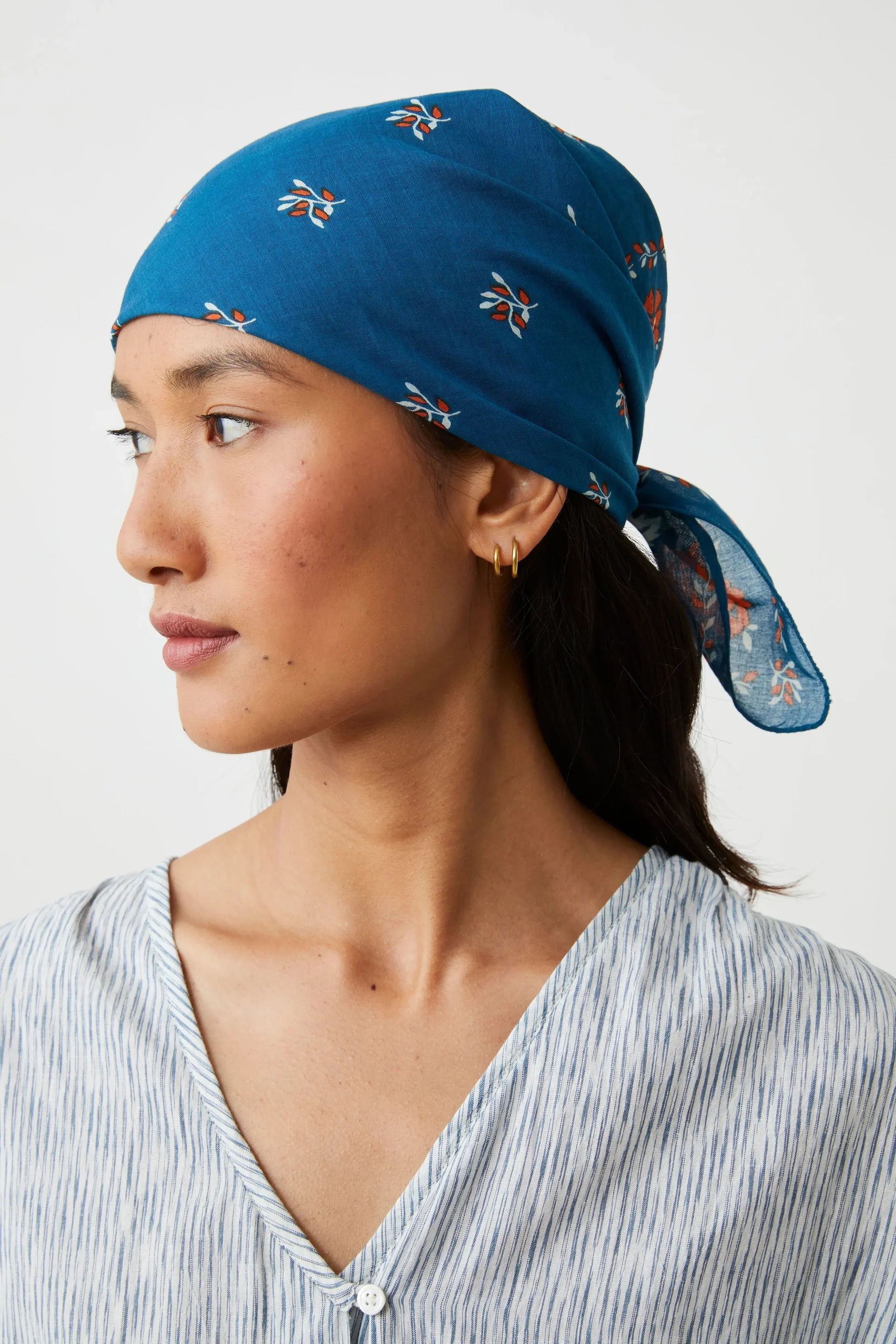 Moismont Fichu 652 Scarf in Indigo