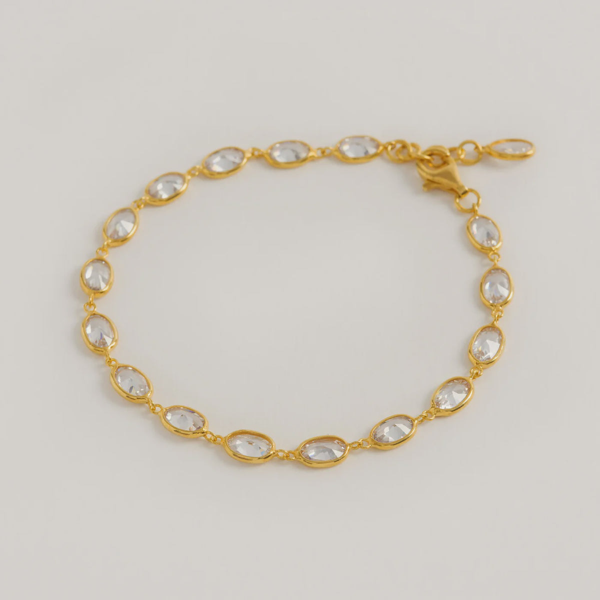 Freya Rose Oval Framed Bracelet in Gold