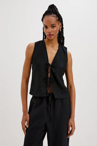 You added <b><u>RAILS Oregon Tie Top in Black</u></b> to your cart.