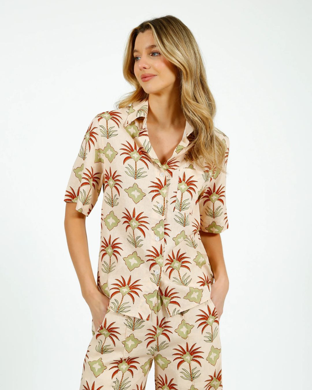 Primrose Park Mia Resort Shirt in Maxi Palm Cream