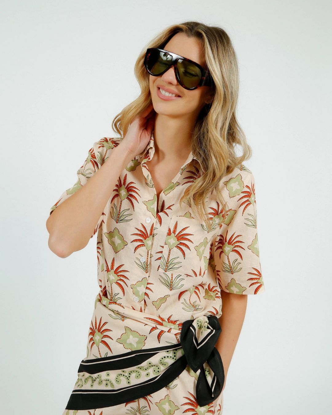 Primrose Park Mia Resort Shirt in Maxi Palm Cream