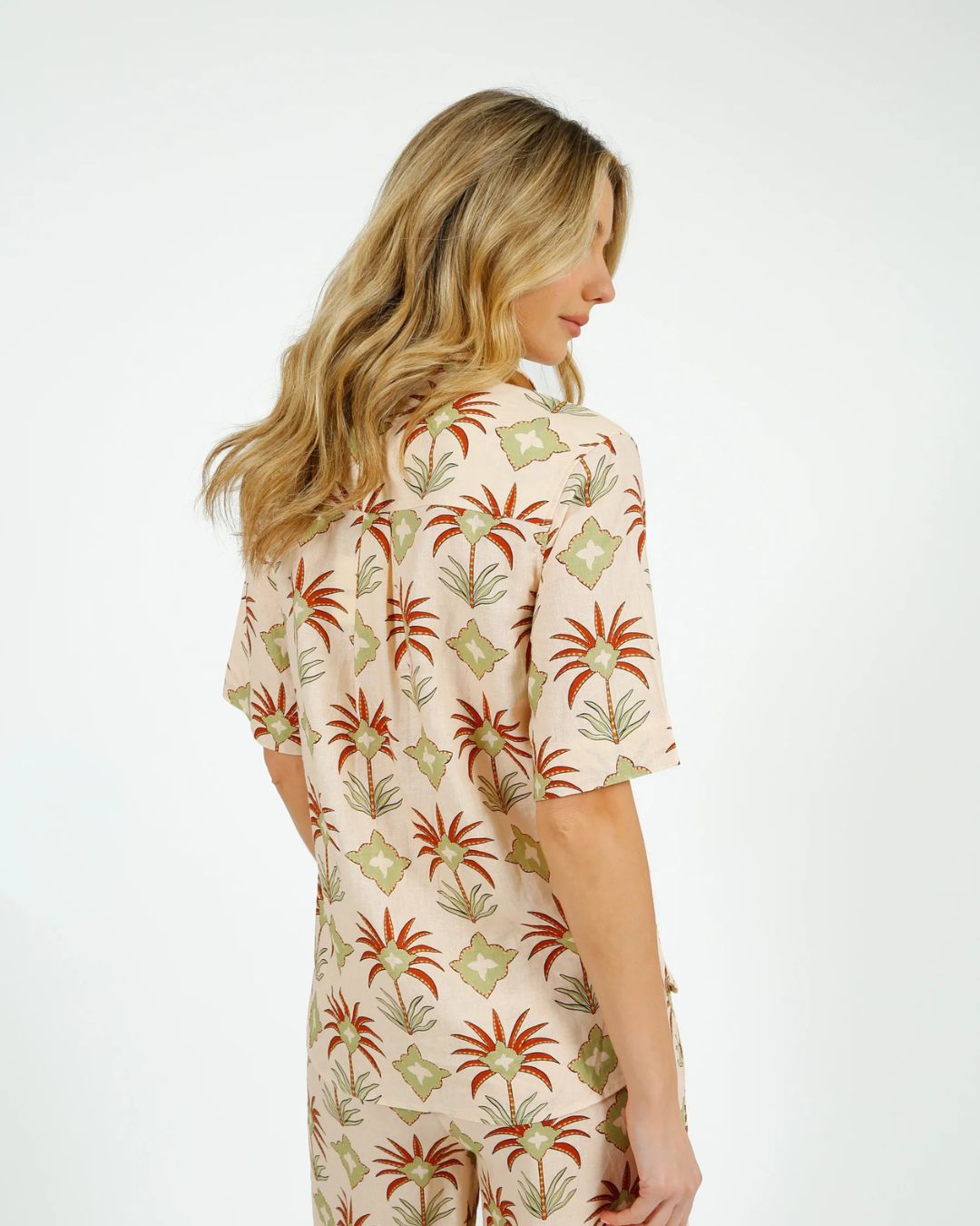 Primrose Park Mia Resort Shirt in Maxi Palm Cream