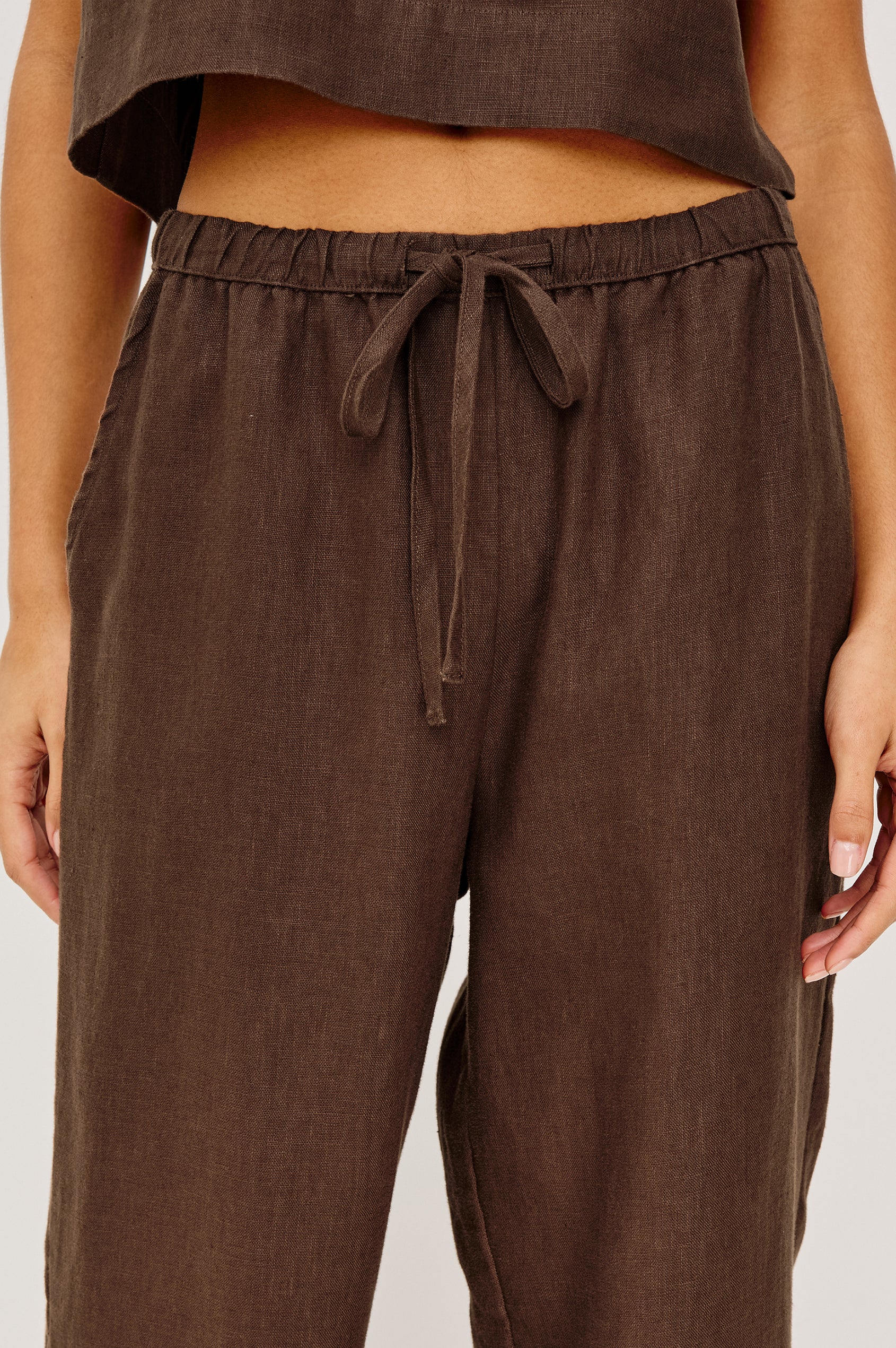Rails Emmie Linen Trousers in Espresso close up