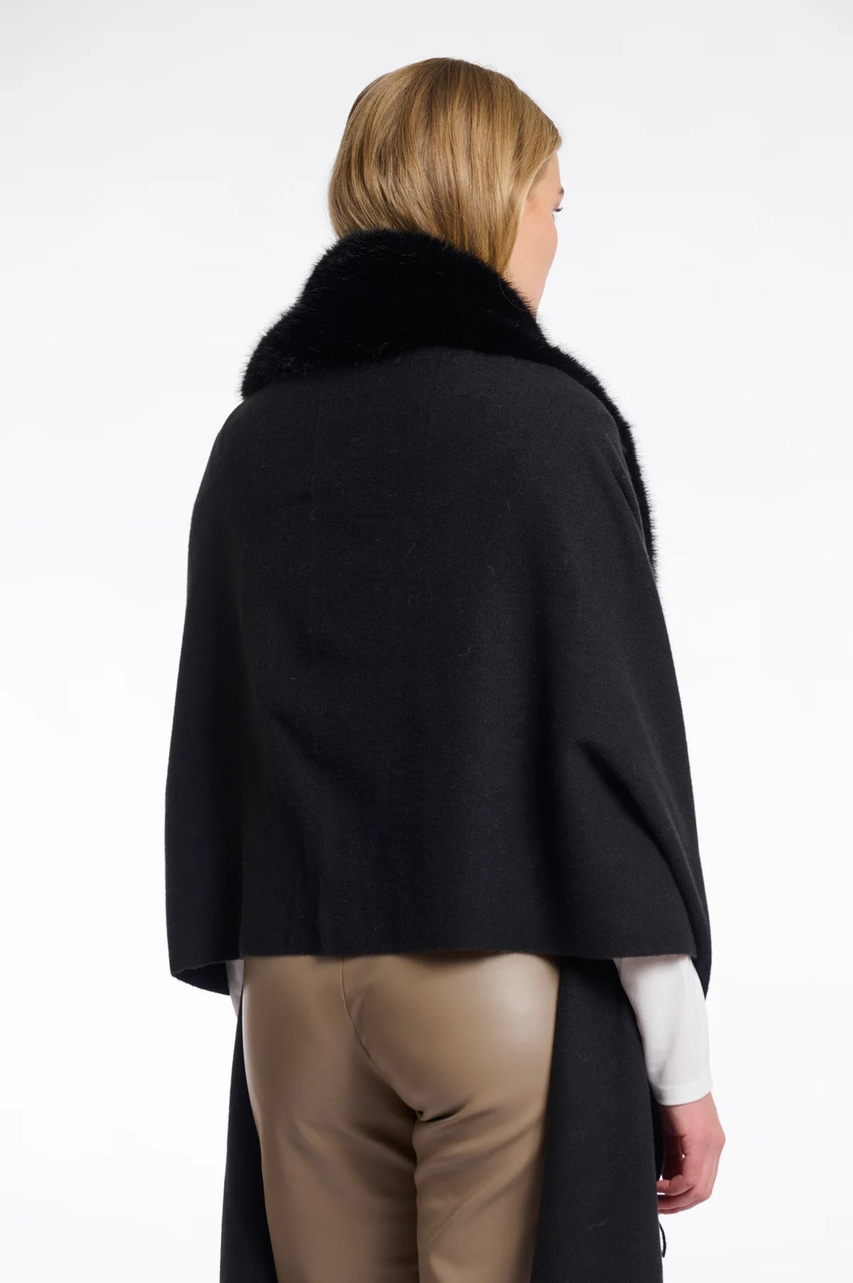Rino & Pelle Wendy Cape in Black