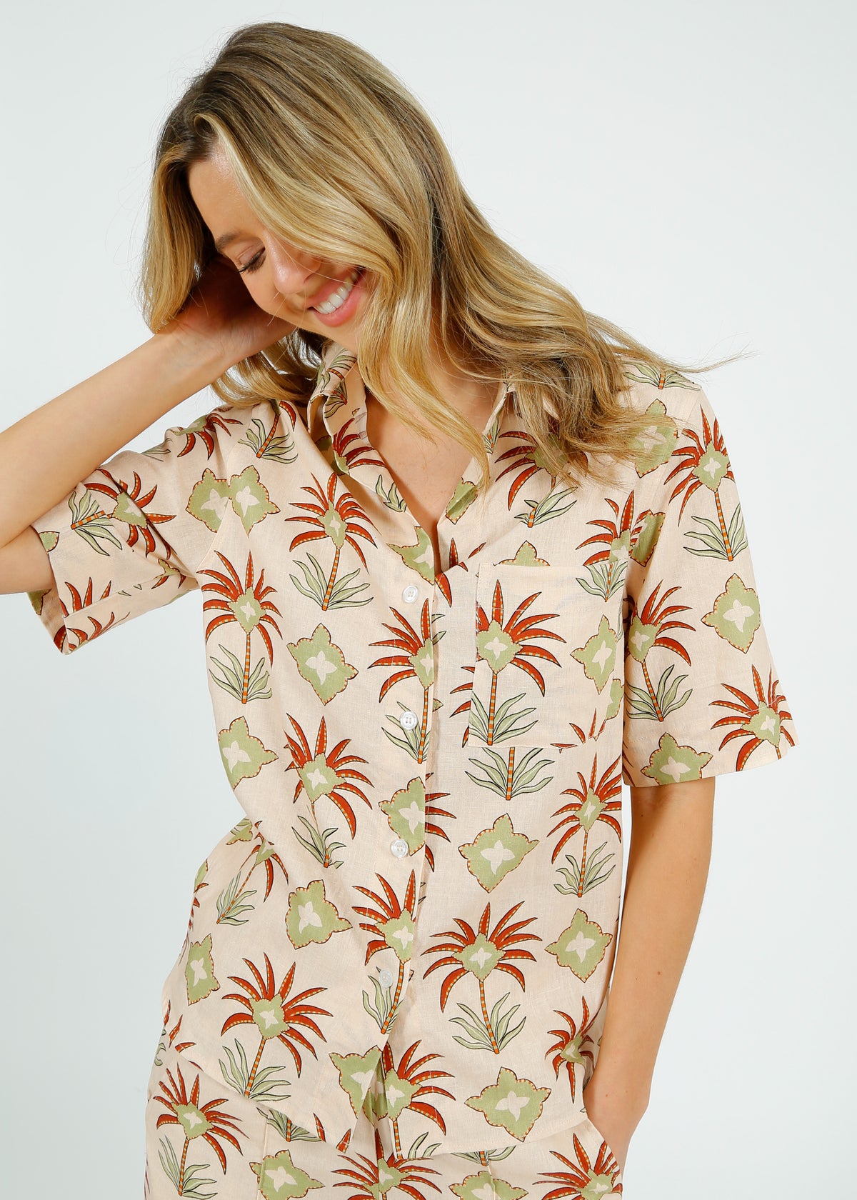 Primrose Park Mia Resort Shirt in Maxi Palm Cream