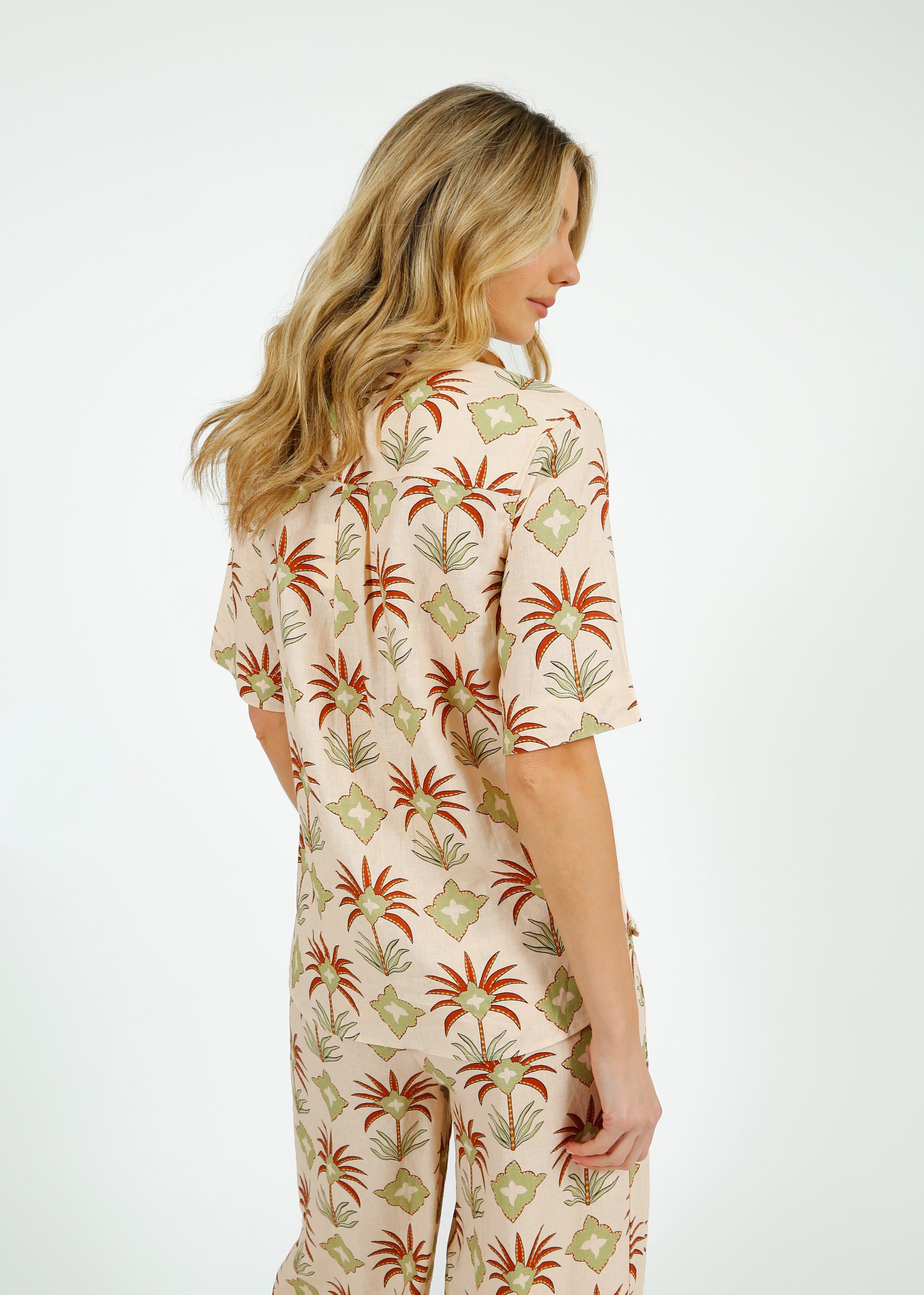 Primrose Park Mia Resort Shirt in Maxi Palm Cream