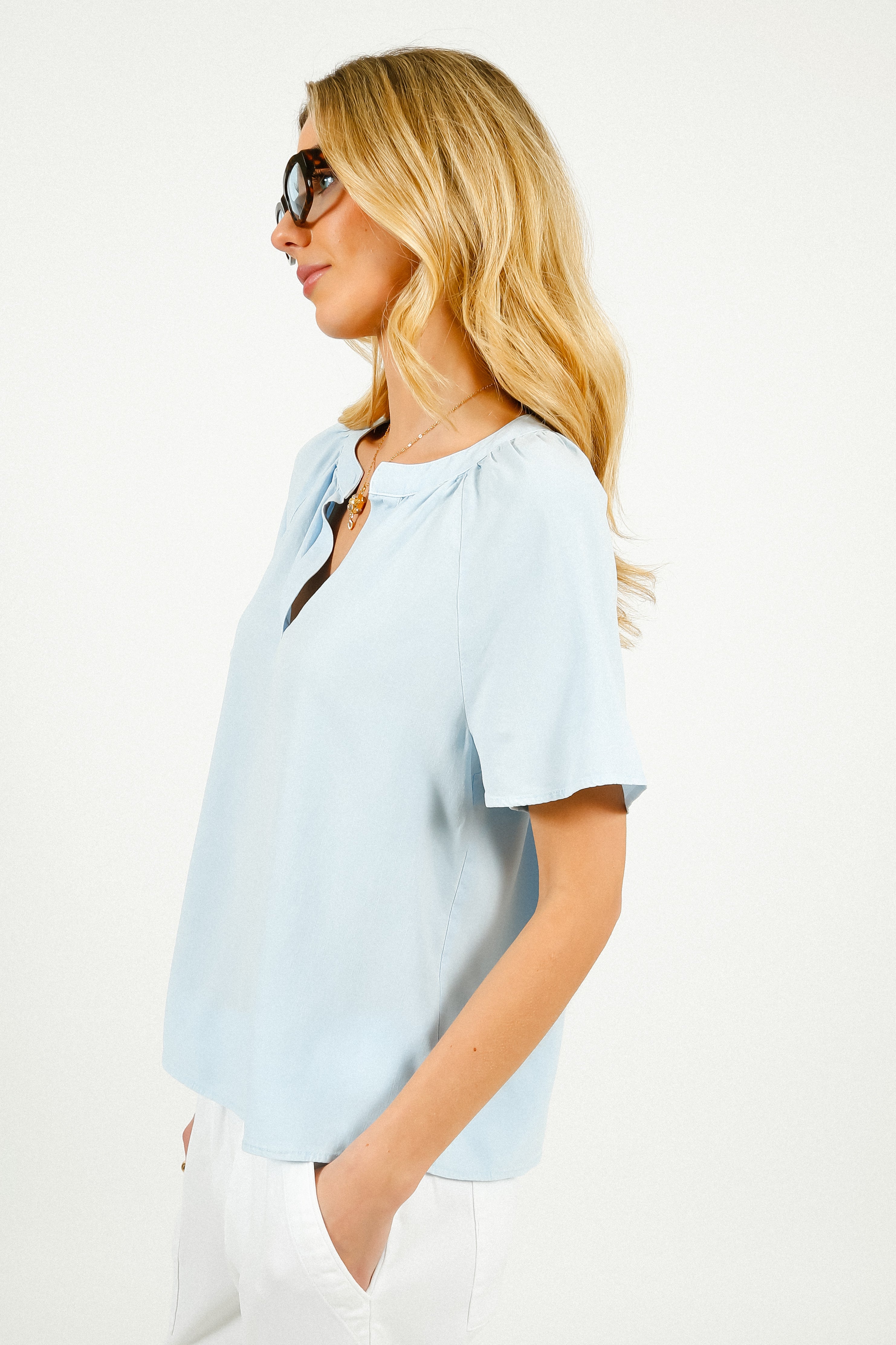 BD Flowy Short Sleeve Pullover in Clear Water