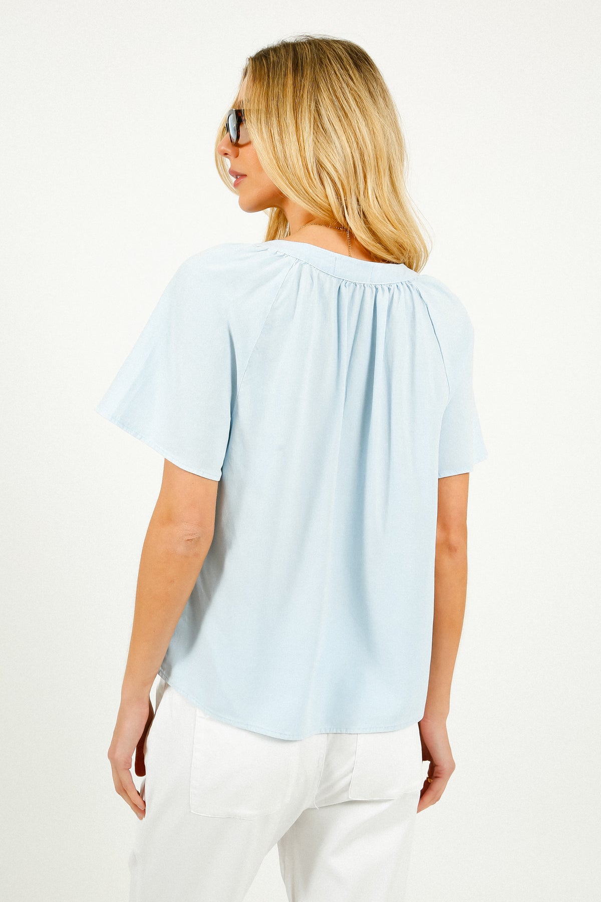 BD Flowy Short Sleeve Pullover in Clear Water