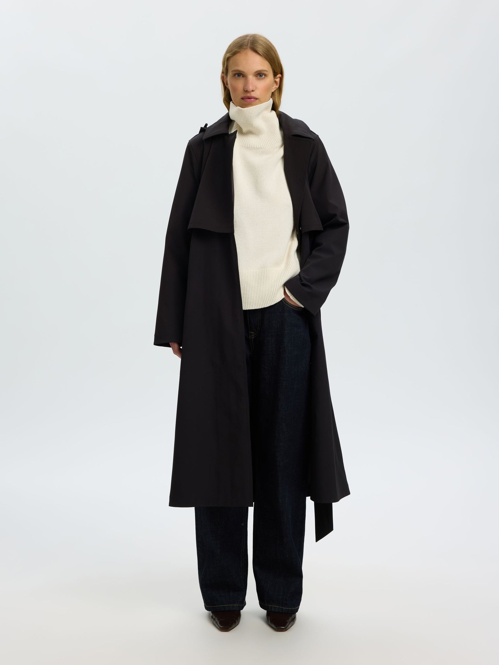 SELECTED Tech Trenchcoat - Black