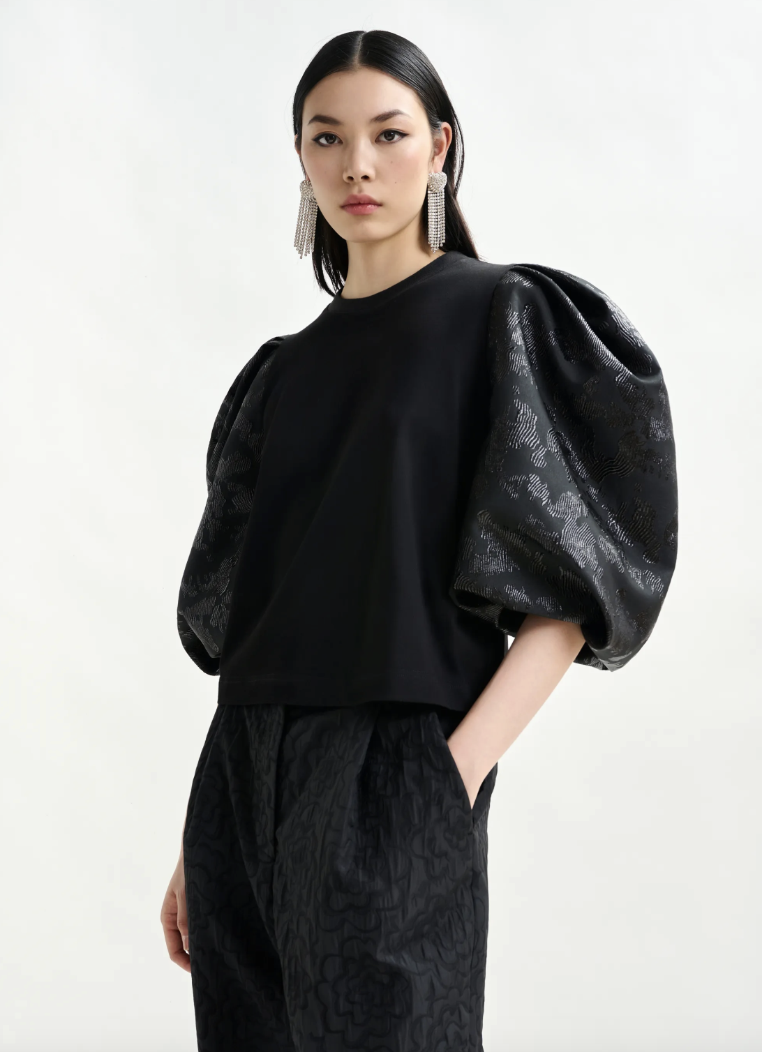 Essentiel Antwerp Imortal  Puff Sleeve Tee in Black