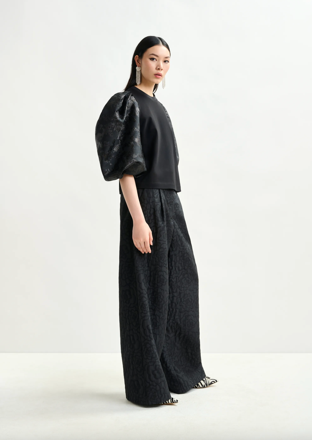 Essentiel Antwerp Imortal  Puff Sleeve Tee in Black