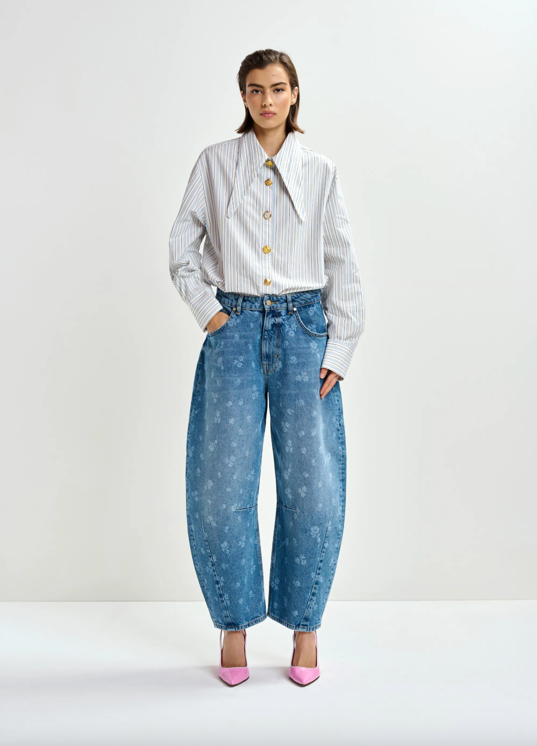 Essentiel Antwerp J01 Barrel Leg Jeans