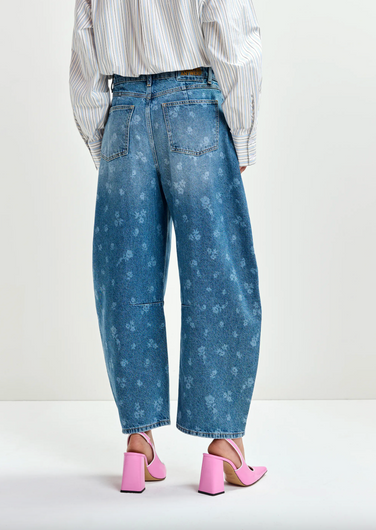 Essentiel Antwerp J01 Barrel Leg Jeans