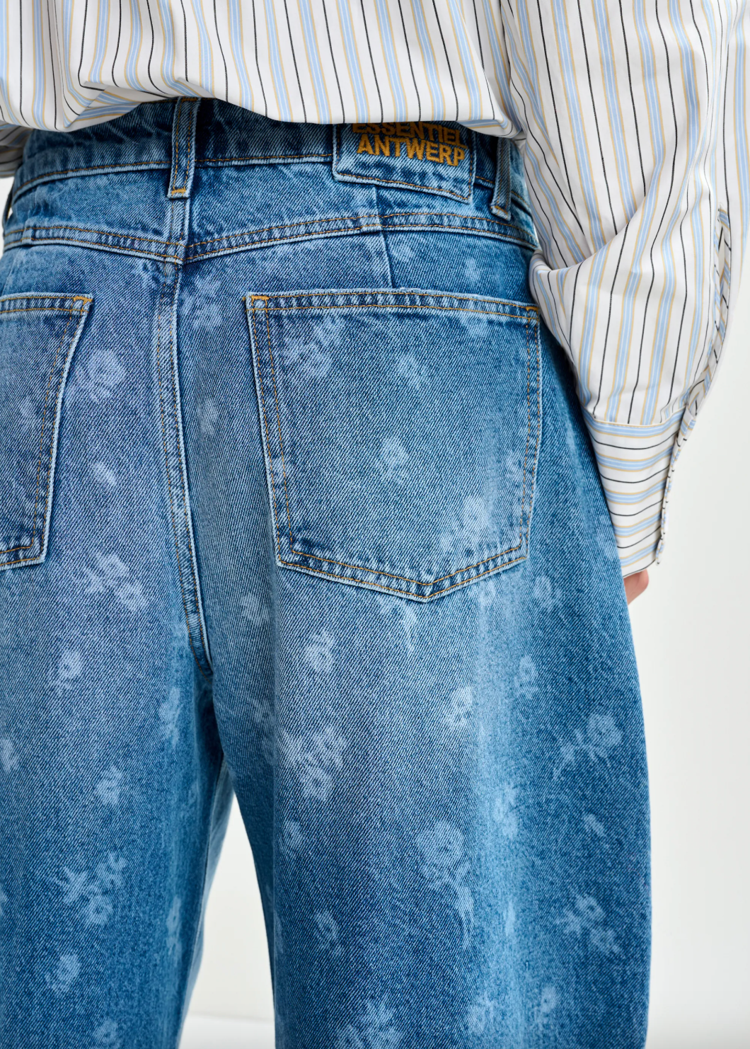Essentiel Antwerp J01 Barrel Leg Jeans