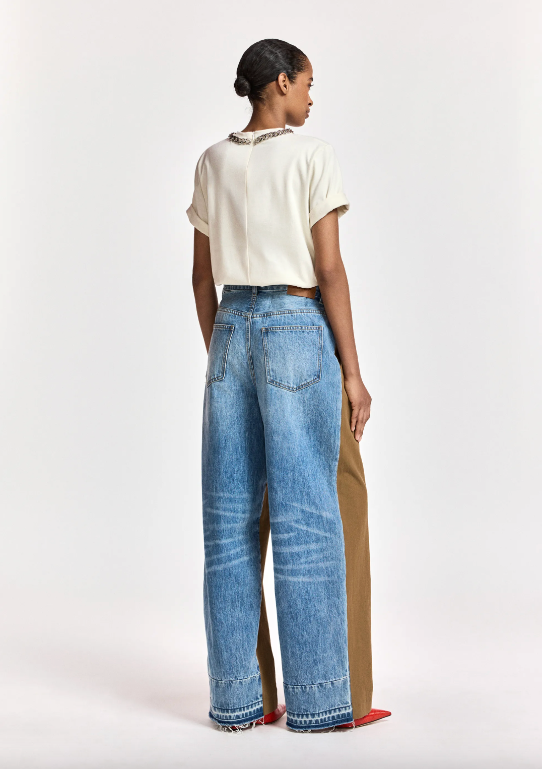 Essentiel Antwerp Klaim T Shirt with Chain - Off White