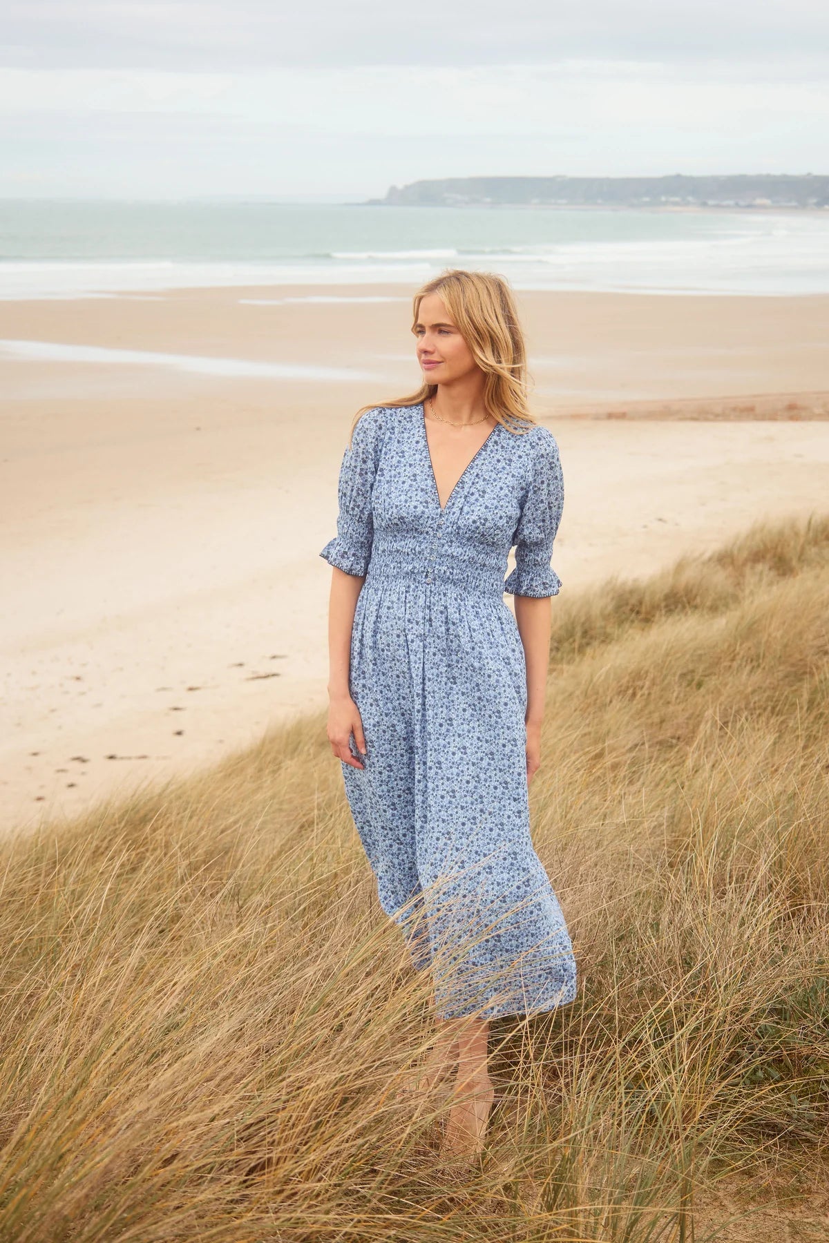 ST. CLAIR Harriet Dress – Denim Poppy Organic Cotton Midi Dress – shopatanna