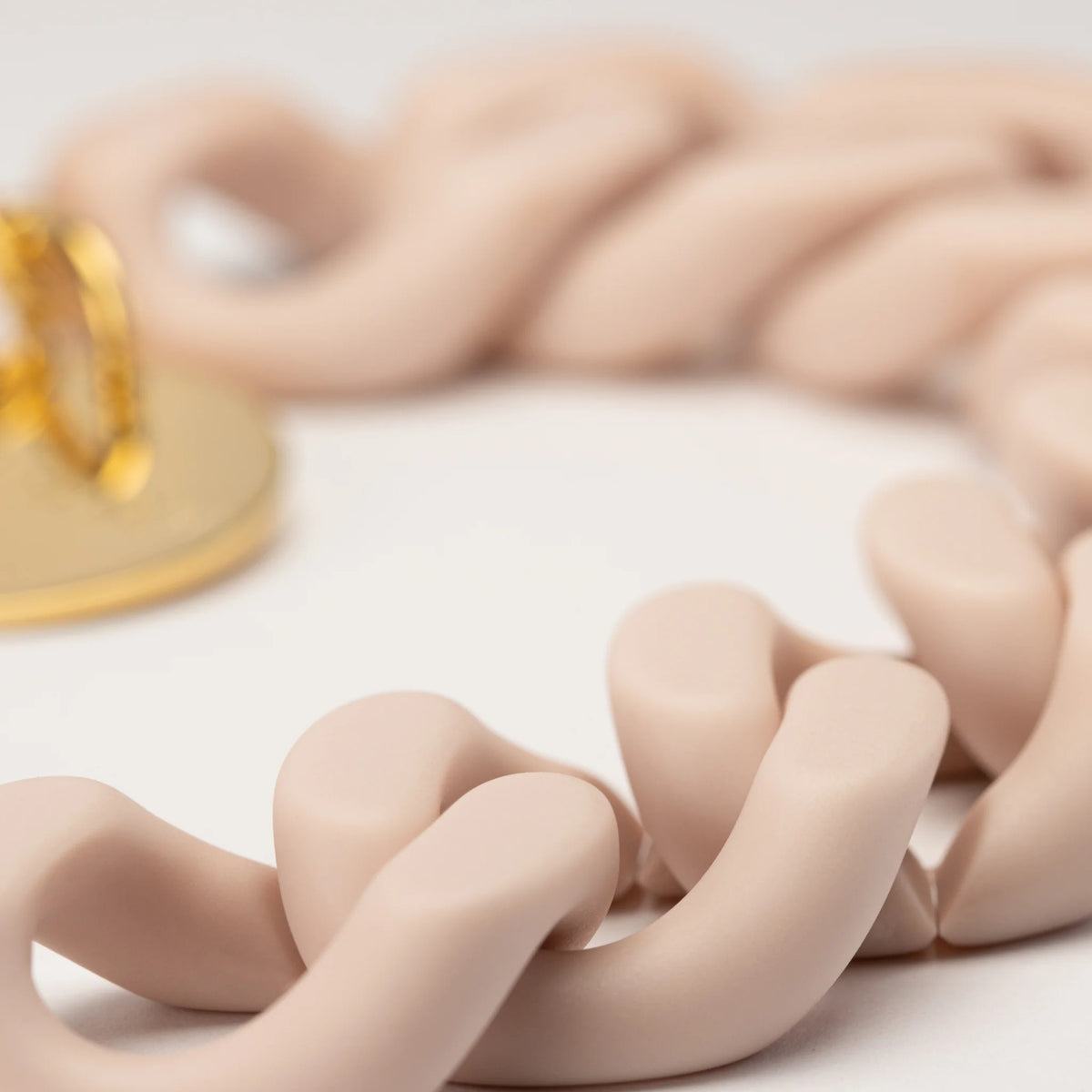 VBARONI Flat Chain Bracelet in Matt Baby Rose