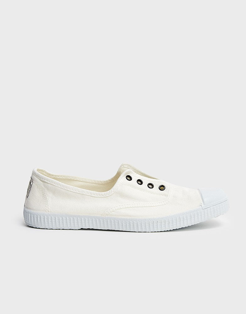Victoria Plimsoll in Blanco