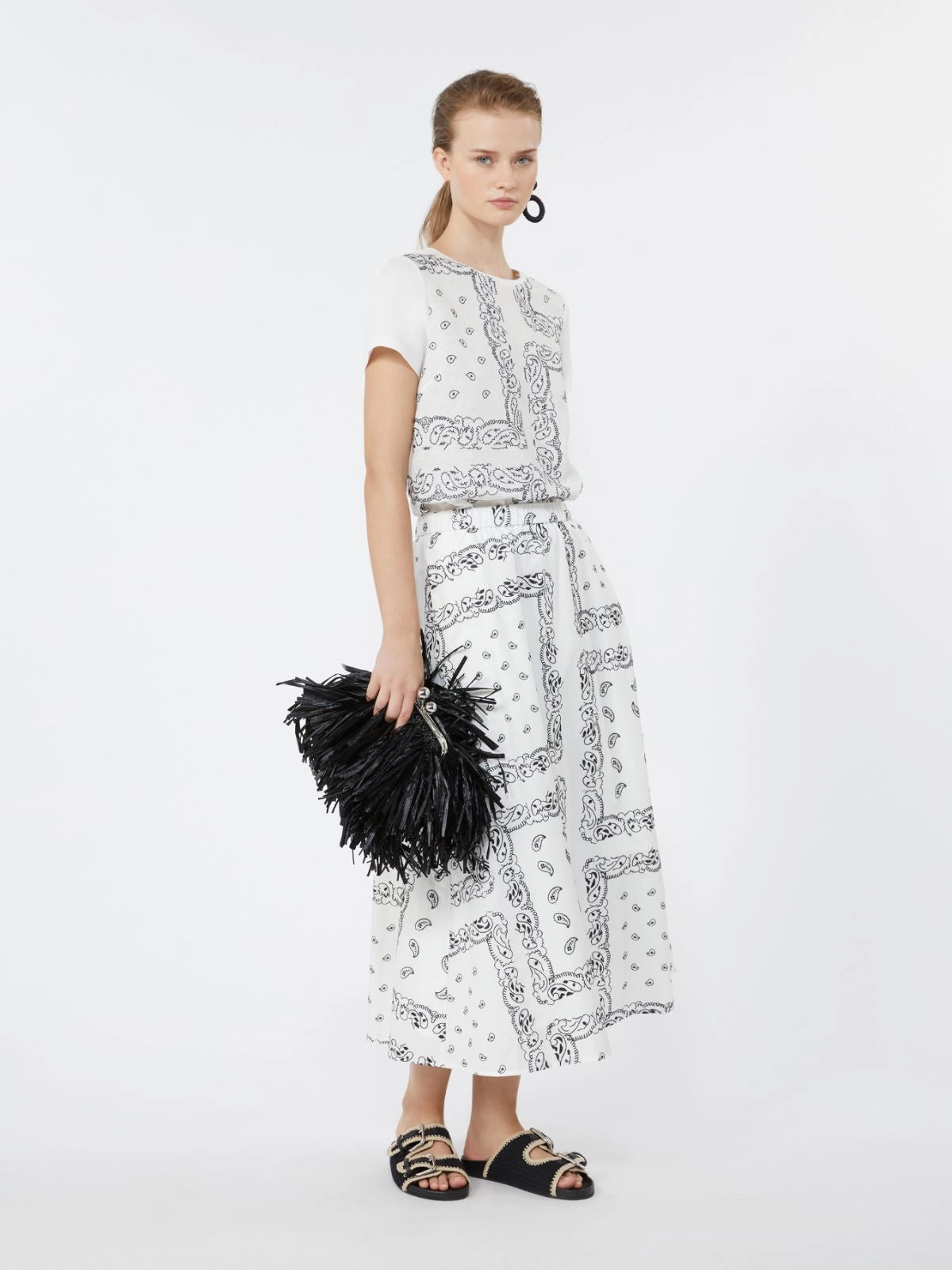 Weekend_Maxmara_Caravan_Skirt_in_White_Black_ Banadana print skirt
