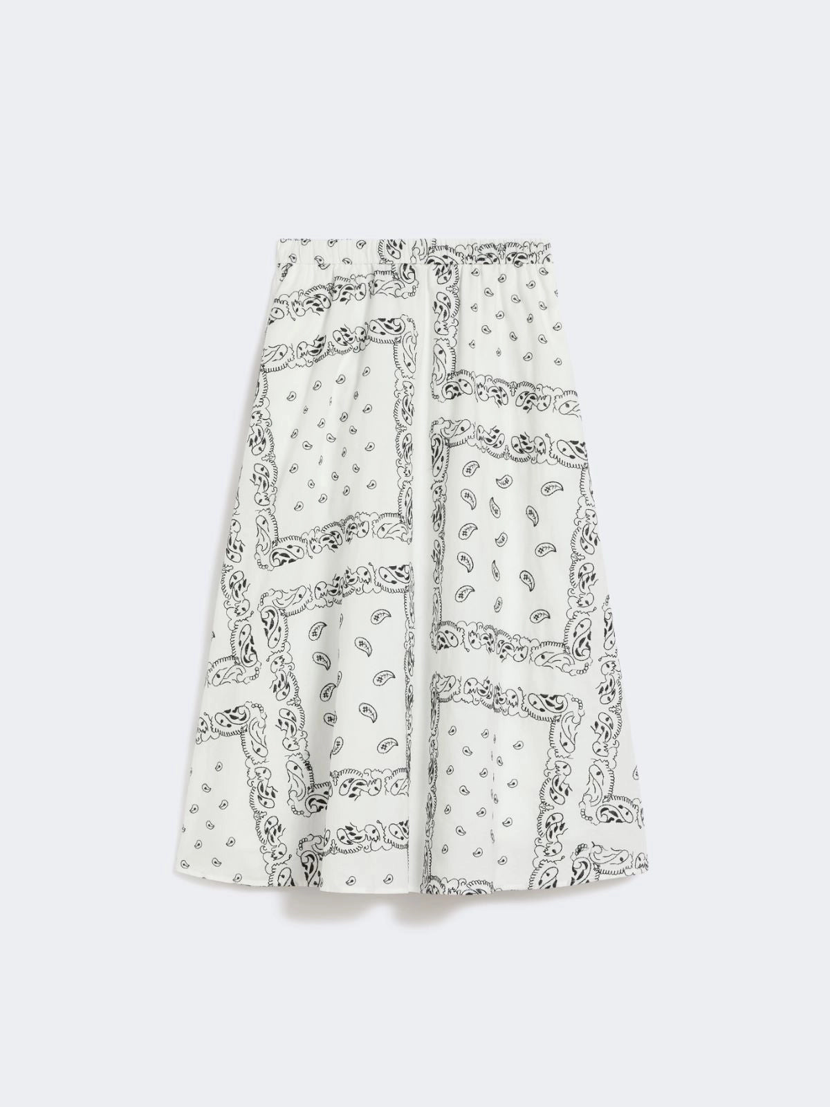 Weekend_Maxmara_Caravan_Skirt_in_White_Black Skirt with black pattern on a white background