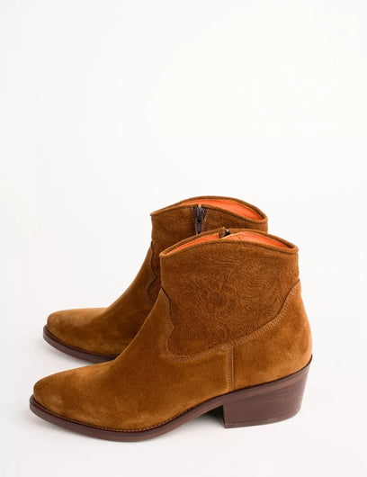 Penelope Chilvers Cassidy Cordoban Suede Boot in Peat