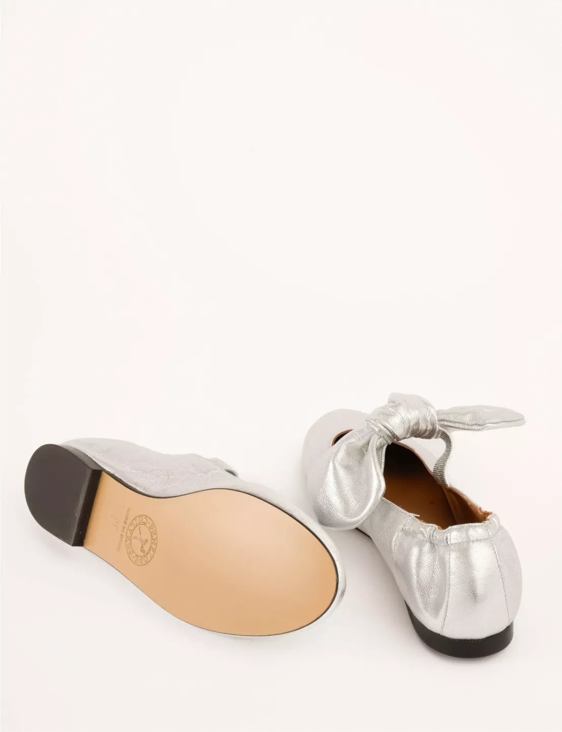 Penelope Chilvers Minnie Leather Pump in Metallic Silver