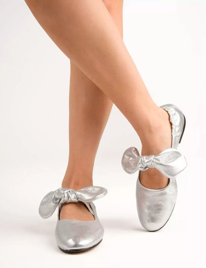 Penelope Chilvers Minnie Leather Pump in Metallic Silver