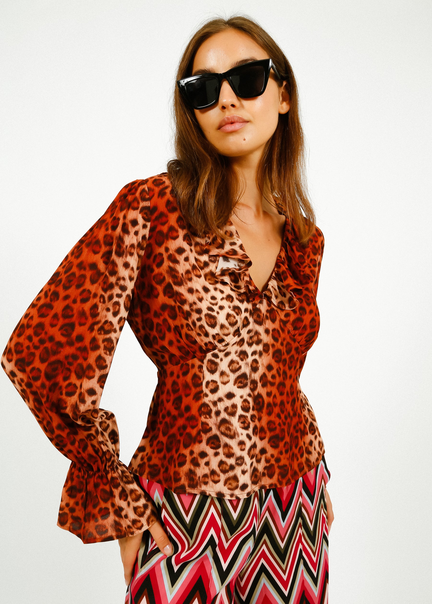 Primrose Park Rosie Top in Leopard – V-neck blouse with frill and long sleeves