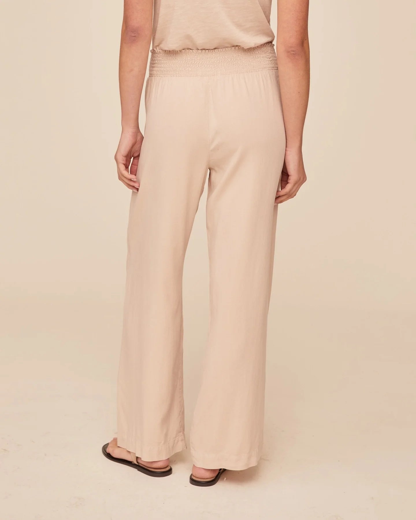 Bella Dahl Smoked Waist Wide Leg in Linen Sands