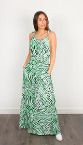 You added <b><u>Essentiel Antwerp Bibye minty fresh maxi dress</u></b> to your cart.