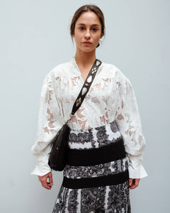 You added <b><u>BMB Chalais lace shirt in soft white</u></b> to your cart.