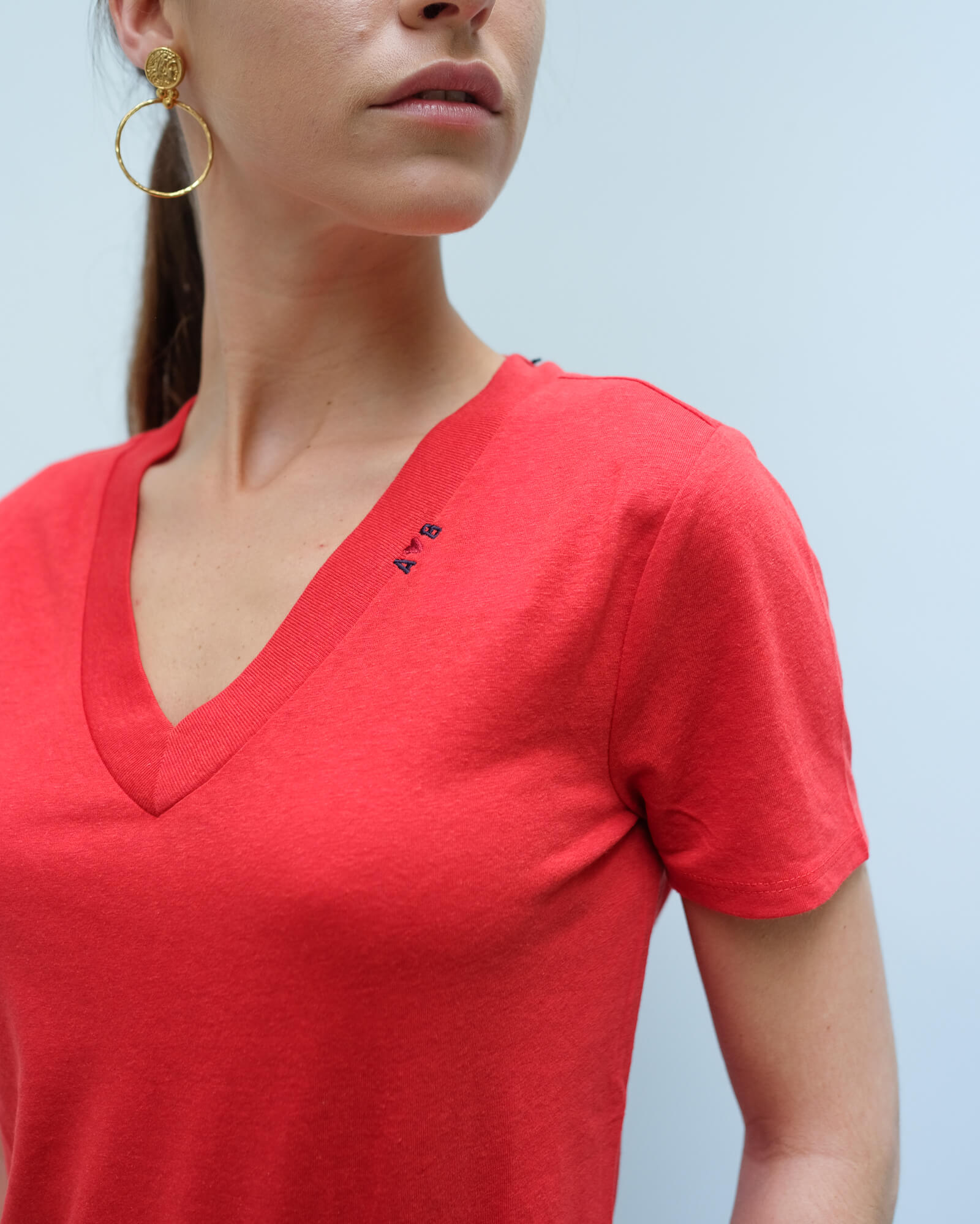 AB 150706 Deep V neck tee in red