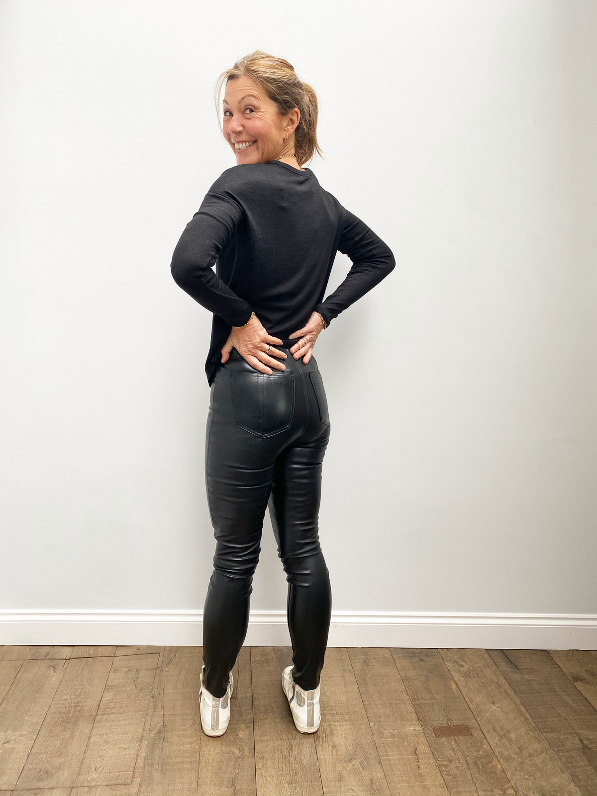 R&B Nina Faux Leather Pull On Skinny in Black